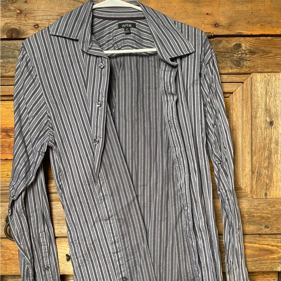 Two medium long sleeve button up - Picture 3 of 4